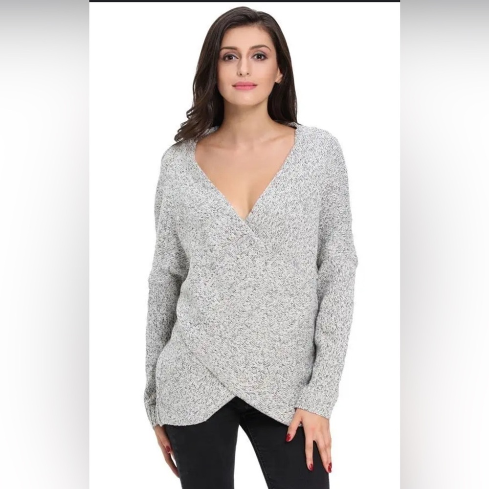 Elegant V-Neck Women's Sweater in Light Gray